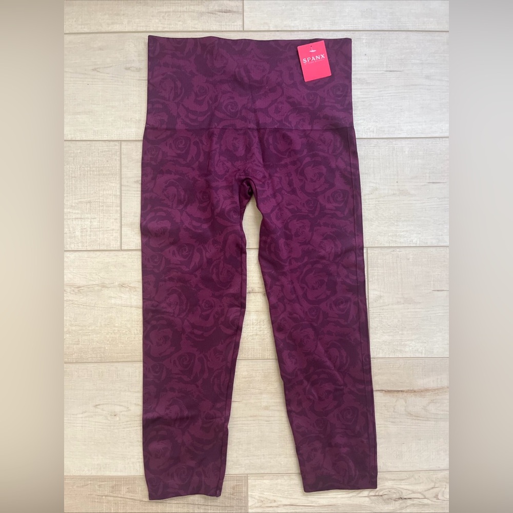 NWT Spanx Look At Me Now Seamless  Cropped Leggings Maroon Pink Rose , Size XL